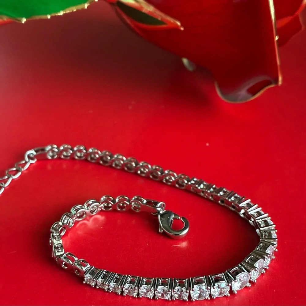 Silver bracelet,Elegant Silver Bracelet with Sparkling Accents